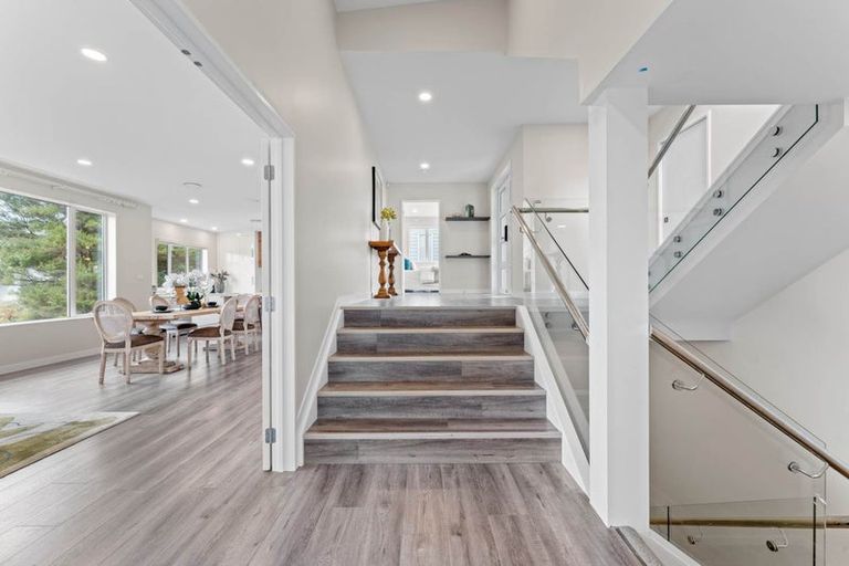 Photo of property in 25 Para Close, Fairview Heights, Auckland, 0632