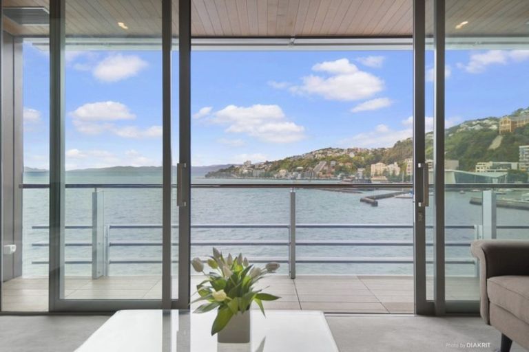 Photo of property in Clyde Quay Wharf, 2a/6 Clyde Quay Wharf, Te Aro, Wellington, 6011