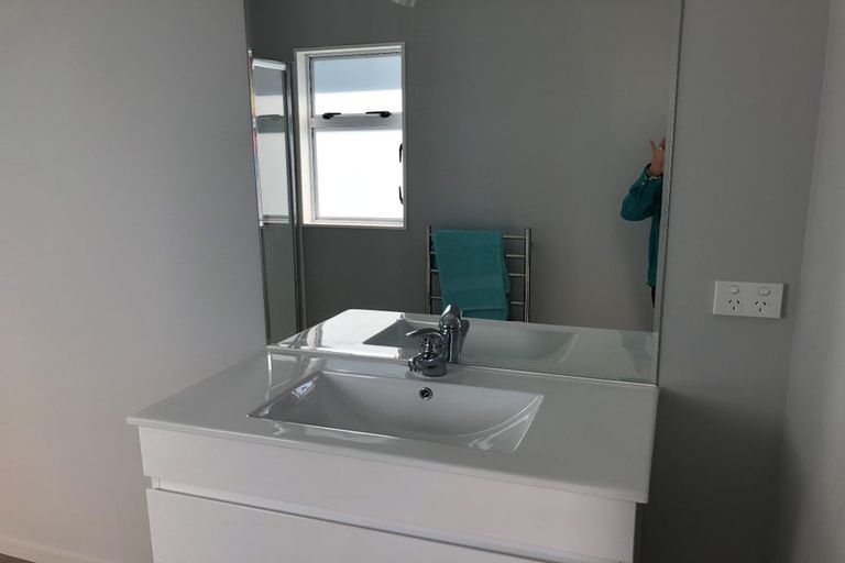 Photo of property in 17 Bluegum Road, Paraparaumu Beach, Paraparaumu, 5032