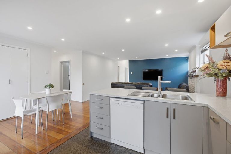 Photo of property in 35 Hine Street, New Plymouth, 4310