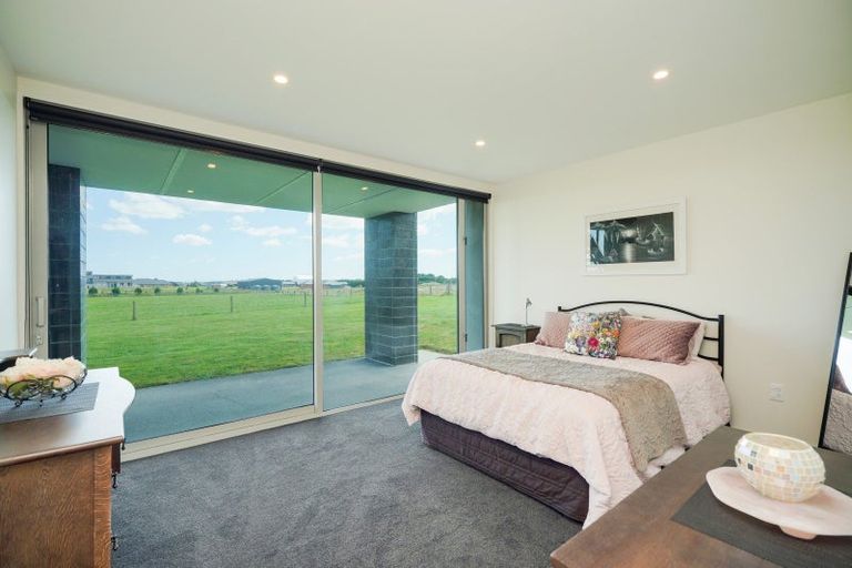 Photo of property in 89 Sunrise Drive, Seaward Bush, Invercargill, 9812