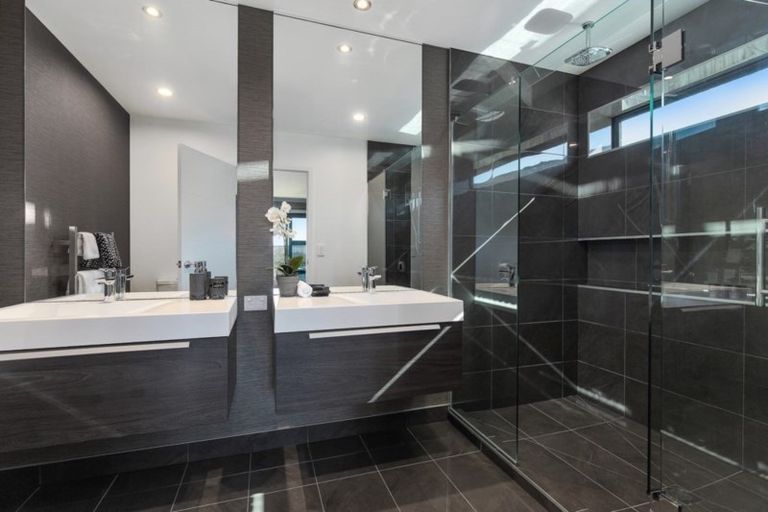 Photo of property in 2 Roy Hilton Drive, Flagstaff, Hamilton, 3210