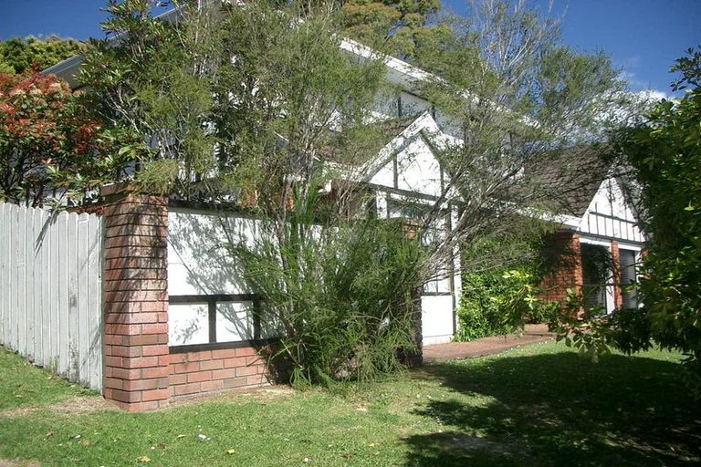 Photo of property in 75 Kennedy Avenue, Forrest Hill, Auckland, 0620