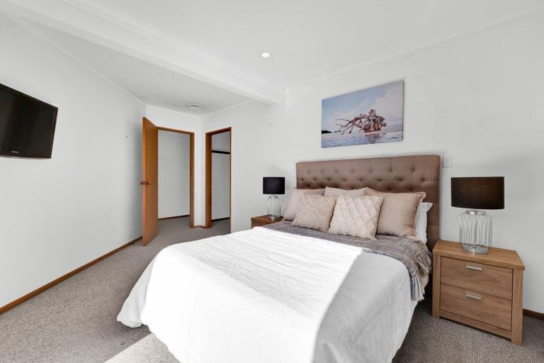 Photo of property in 8 Argyle Place, Highlands Park, New Plymouth, 4312