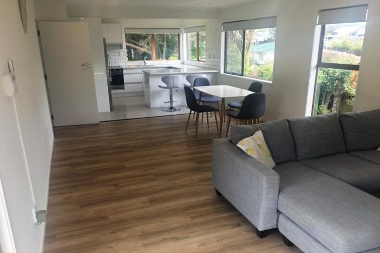 Photo of property in 34 Kelman Road, Kelston, Auckland, 0602