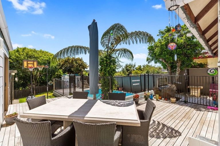 Photo of property in 29 Lingham Crescent, Torbay, Auckland, 0630
