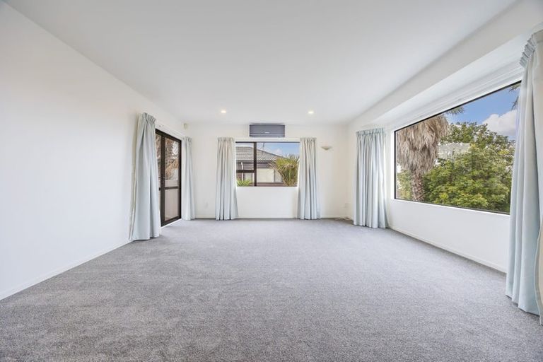 Photo of property in 5 Egret Court, Unsworth Heights, Auckland, 0632