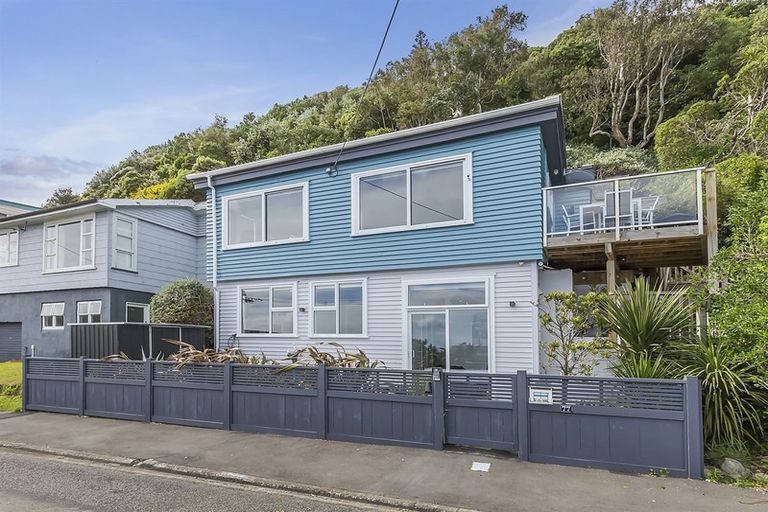 Photo of property in 77 Moana Road, Plimmerton, Porirua, 5026