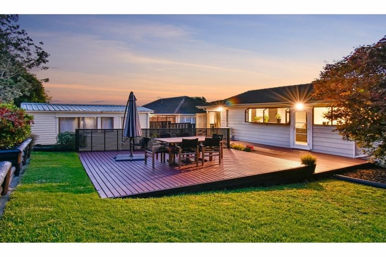 Photo of property in 27 Aronia Way, Goodwood Heights, Auckland, 2105