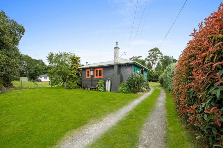 Photo of property in 30 Waingake Road, Manutuke, 4072