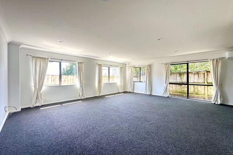 Photo of property in 15 Janway Avenue, Flat Bush, Auckland, 2016