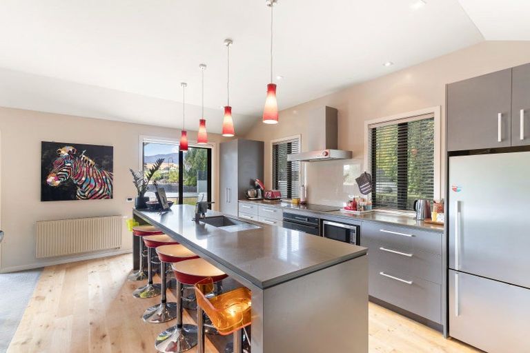 Photo of property in 38 Rere Road, Lake Hayes, Queenstown, 9304