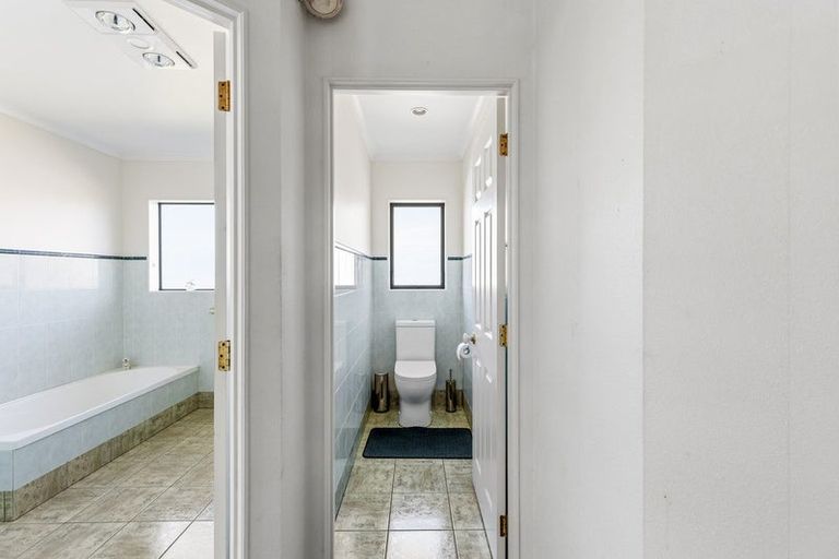 Photo of property in 53 Kath Hopper Drive, Orewa, 0931