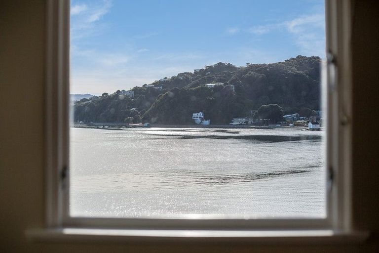 Photo of property in 4 Gill Road, Lowry Bay, Lower Hutt, 5013