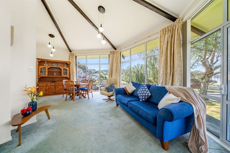 Photo of property in 2 Glenrae Grove, Silverstream, Upper Hutt, 5019