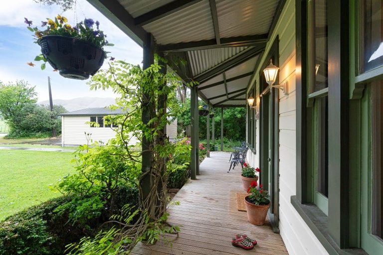 Photo of property in 70 Tokomaru Road East, Tokomaru, Palmerston North, 4474