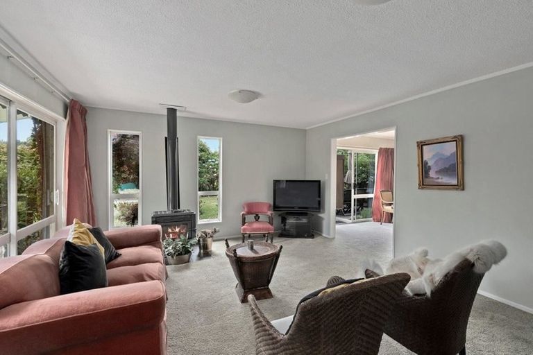 Photo of property in 248 Te Moana Road, Waikanae, 5036