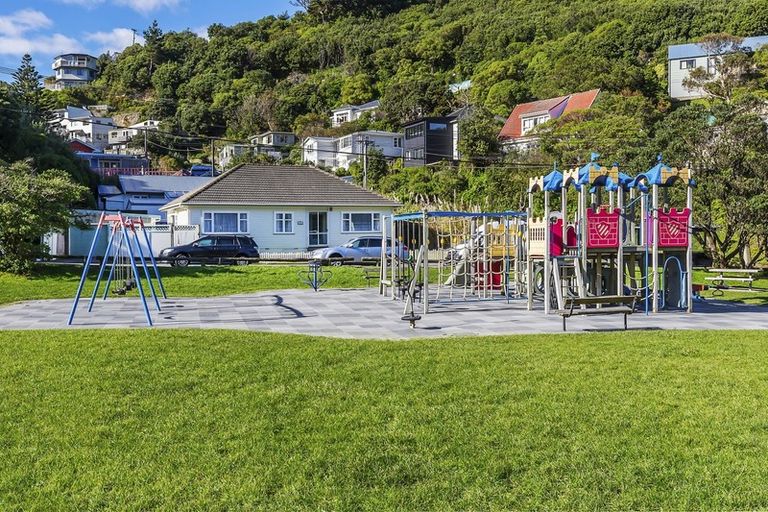 Photo of property in 181 Houghton Bay Road, Houghton Bay, Wellington, 6023