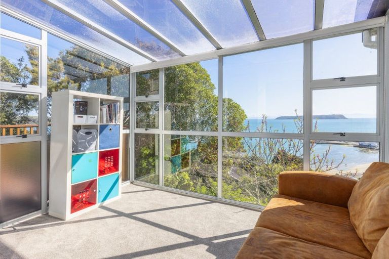 Photo of property in 5 Roys Road, Plimmerton, Porirua, 5026