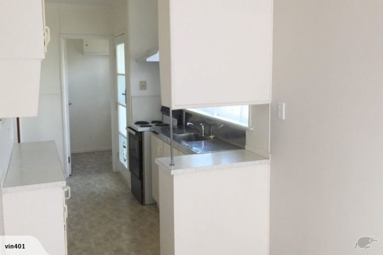 Photo of property in 19 Pendlebury Street, Green Bay, Auckland, 0604