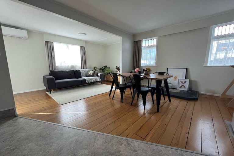 Photo of property in 5 West Coast Road, Glen Eden, Auckland, 0602