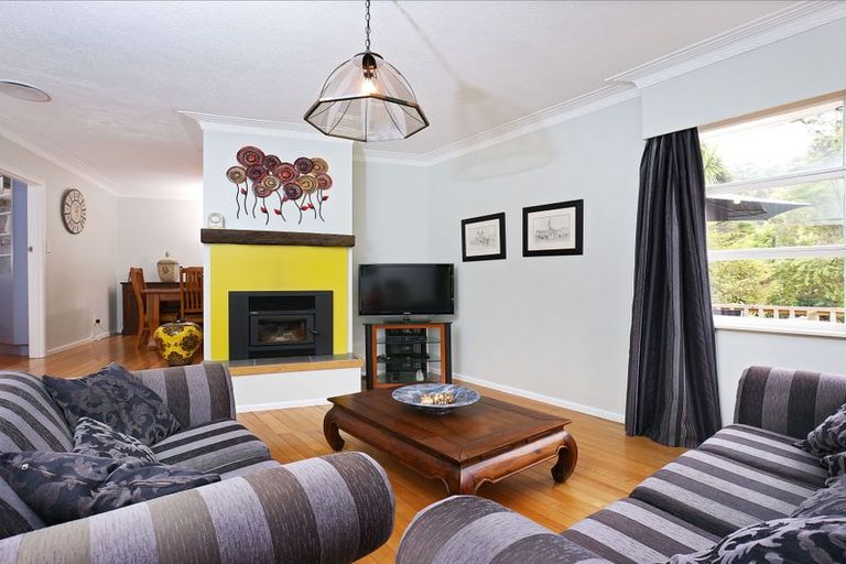 Photo of property in 77 Waima Crescent, Titirangi, Auckland, 0604