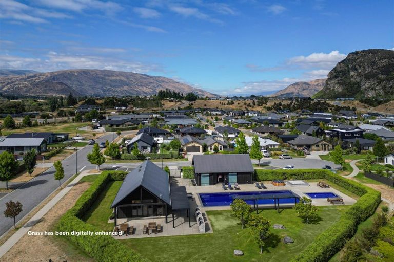 Photo of property in 9 Marbleleaf Lane, Albert Town, Wanaka, 9305