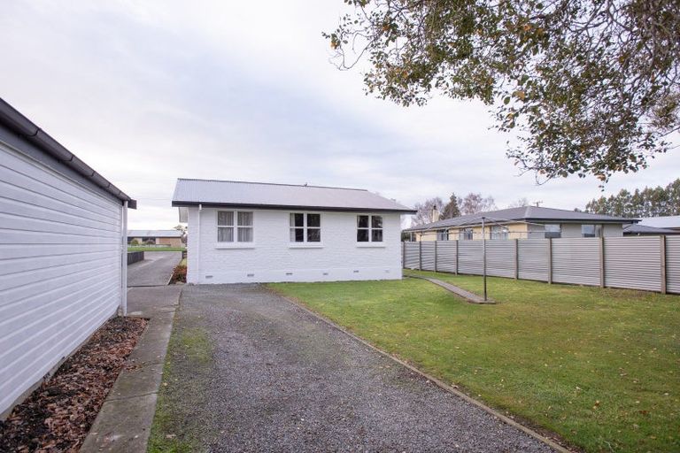 Photo of property in 16 Great North Road, Winton, 9720