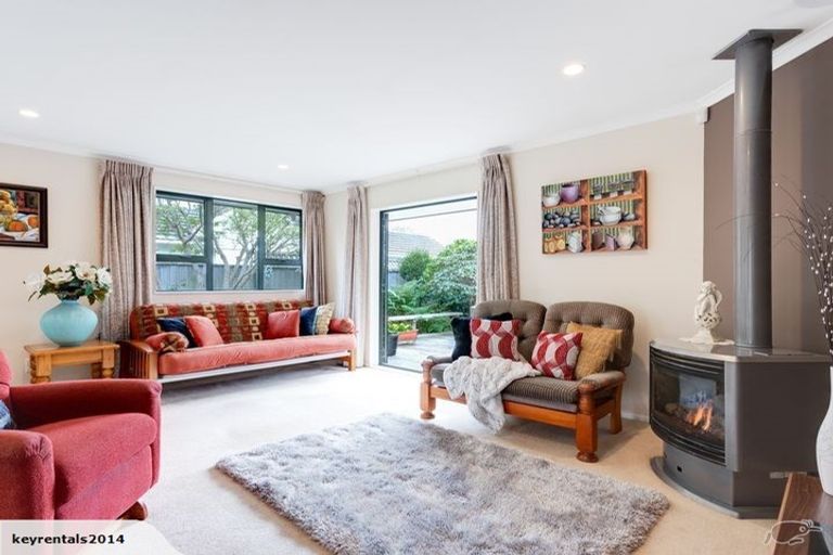 Photo of property in 2a Redwood Street, Elderslea, Upper Hutt, 5018