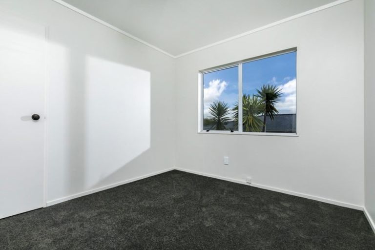 Photo of property in 2/284 Rangatira Road, Beach Haven, Auckland, 0626