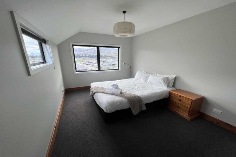Photo of property in 28 Myles Way, Lower Shotover, Queenstown, 9304