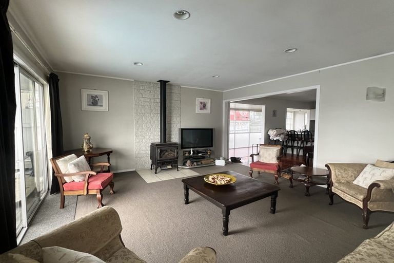 Photo of property in 607 Beach Road, Rothesay Bay, Auckland, 0630