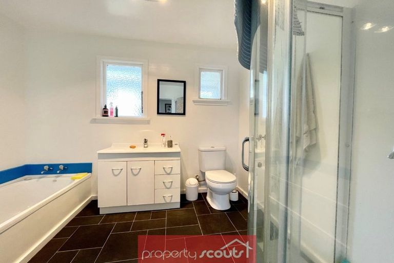 Photo of property in 10 Moana Crescent, Blagdon, New Plymouth, 4310