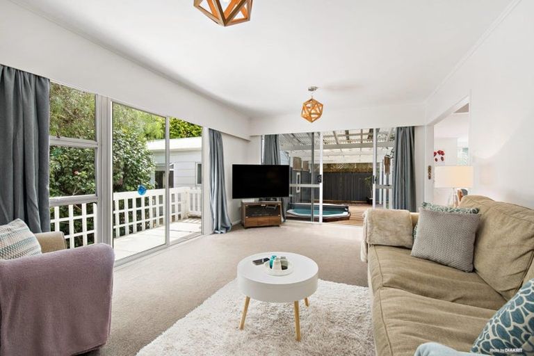 Photo of property in 36 Weatherly Road, Torbay, Auckland, 0630