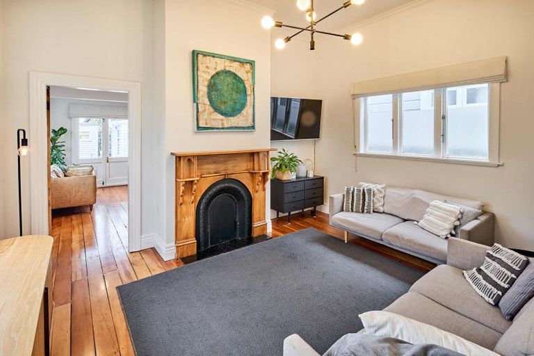 Photo of property in 18 Beach Street, Petone, Lower Hutt, 5012