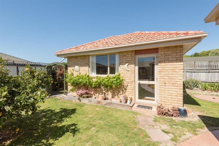 Photo of property in 38 Hoult Crescent, Monaco, Nelson, 7011