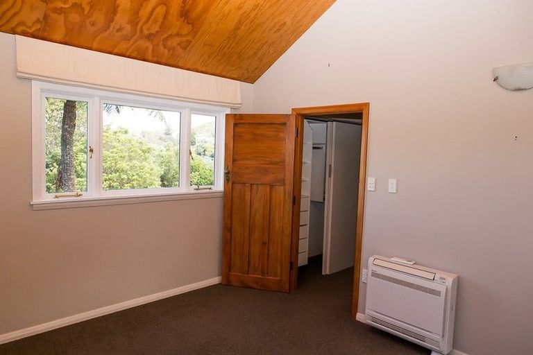 Photo of property in 4 Omar Street, Khandallah, Wellington, 6035