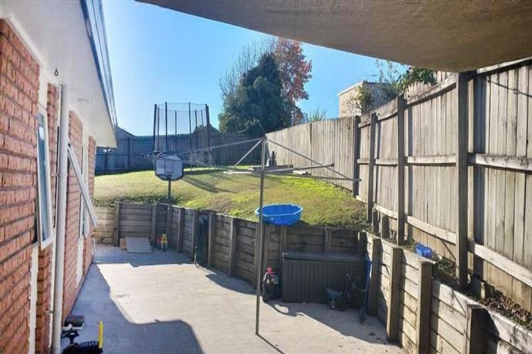 Photo of property in 3 Bernina Place, Weymouth, Auckland, 2103