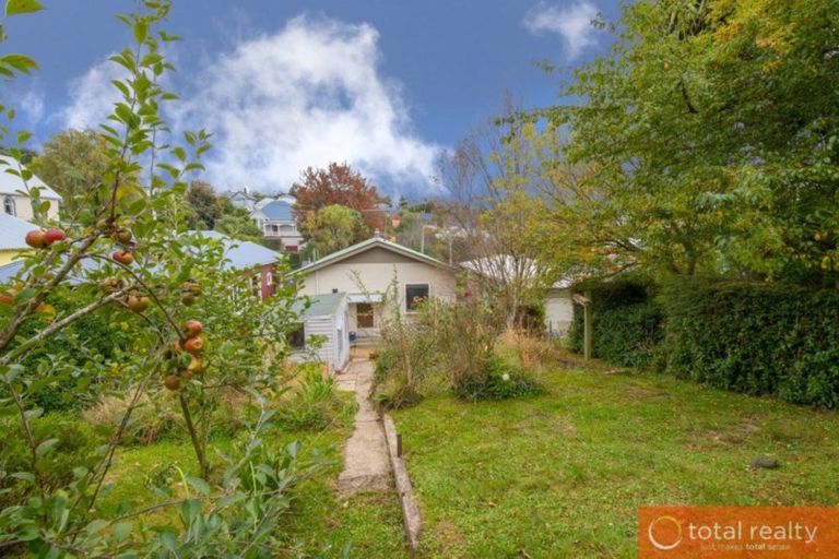 Photo of property in 60 Argyle Street, Mornington, Dunedin, 9011