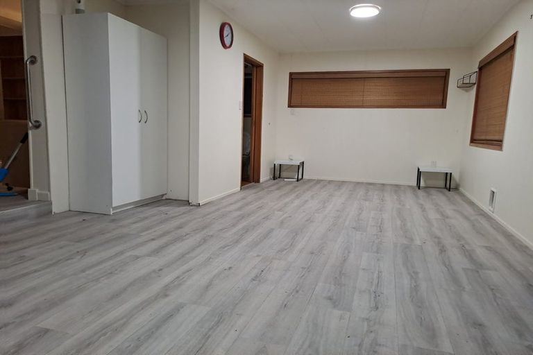 Photo of property in 7 Sea Vista Avenue, Beach Haven, Auckland, 0626