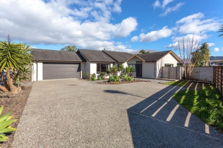 Photo of property in 9 Dotterel Place, Whitianga, 3510