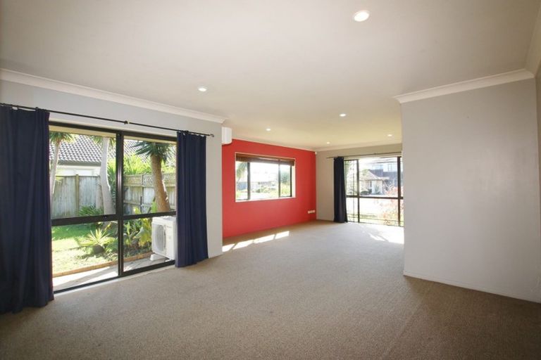 Photo of property in 174 Wattle Farm Road, Wattle Downs, Auckland, 2103