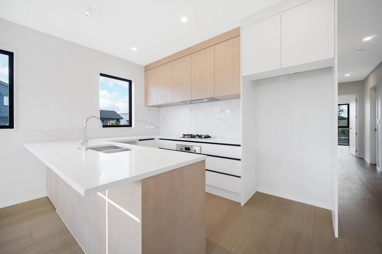 Photo of property in 1 Ngakau Road, Karaka, 2113