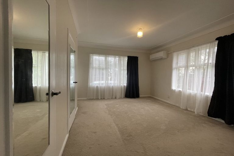 Photo of property in 1/143 Shakespeare Road, Milford, Auckland, 0620