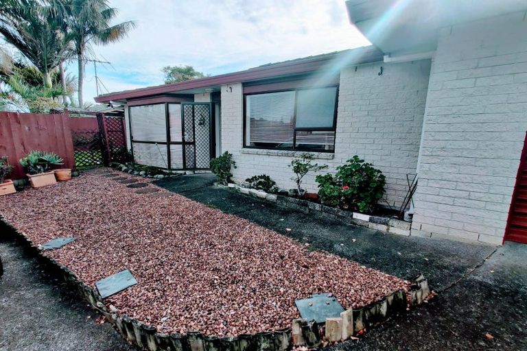 Photo of property in 10/4074 Great North Road, Glen Eden, Auckland, 0602