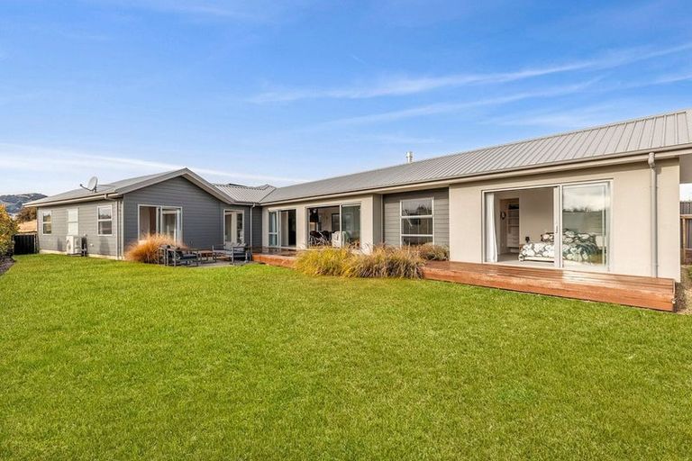 Photo of property in 8 The Heights Avenue, Wanaka, 9305