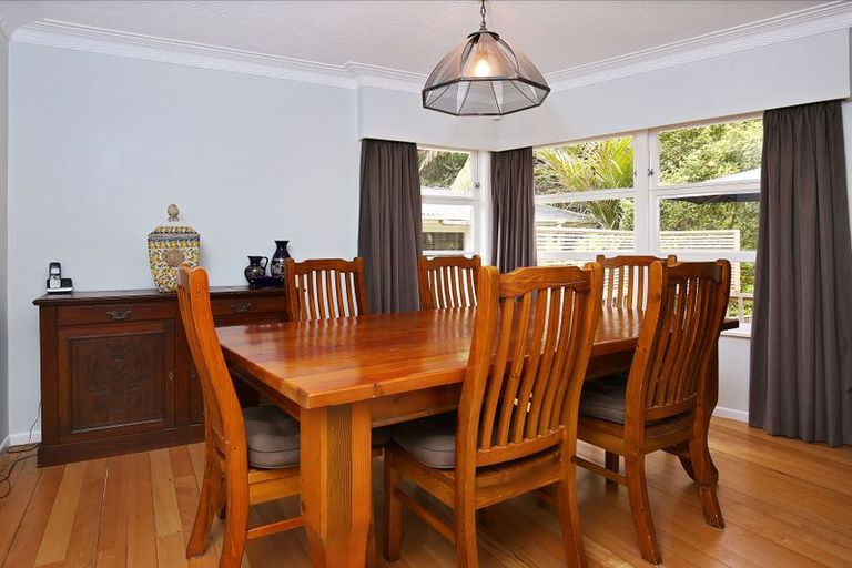Photo of property in 77 Waima Crescent, Titirangi, Auckland, 0604