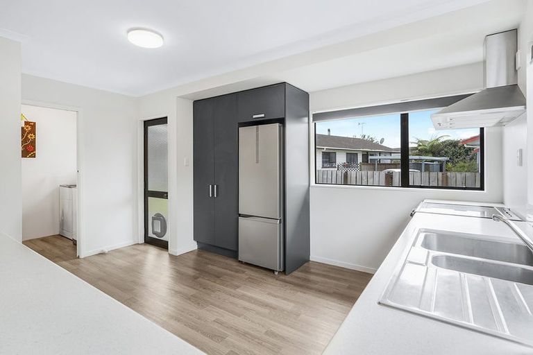 Photo of property in 42 Garland Drive, St Andrews, Hamilton, 3200