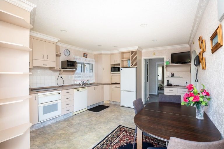 Photo of property in 8 Raniera Street, Glen Avon, New Plymouth, 4312