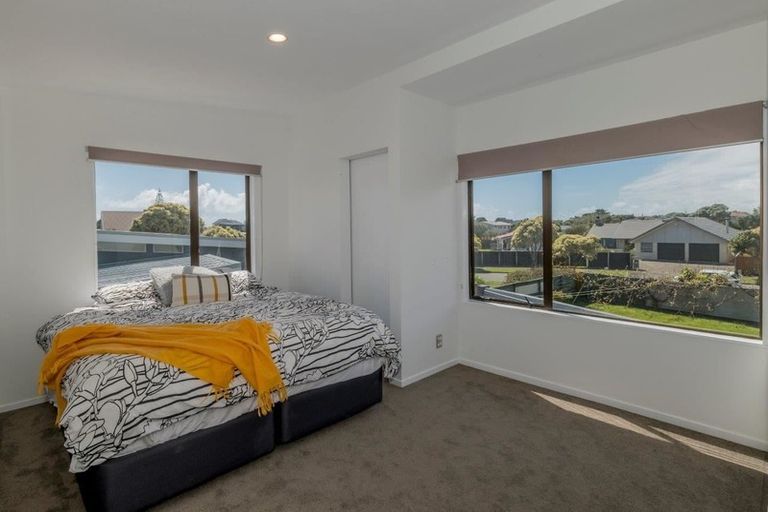 Photo of property in 6b Whitmore Grove, Waikanae Beach, Waikanae, 5036